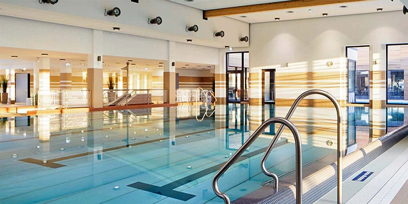 Schwimmbad in der Cliner Quelle