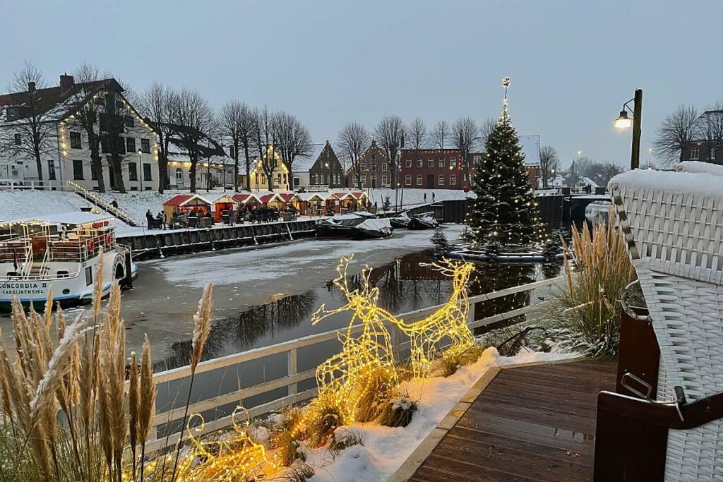 Wintermarkt und Schwimmender Weihnachtsbaum 2022