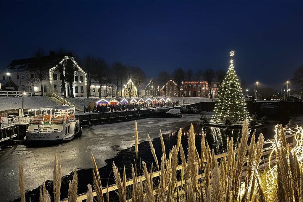 Wintermarkt und Schwimmender Weihnachtsbaum 2022