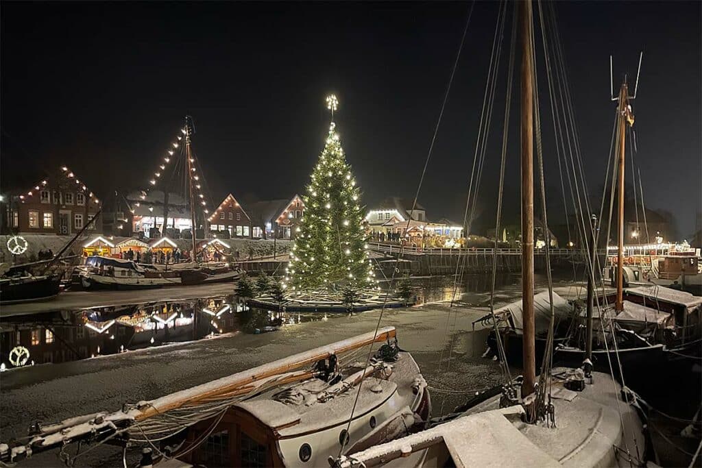 Schwimmender Weihnachtsbaum 2022