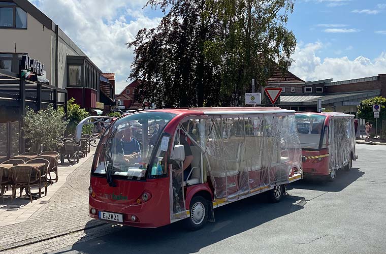 Carobahn an der Haltestelle Deichkirche