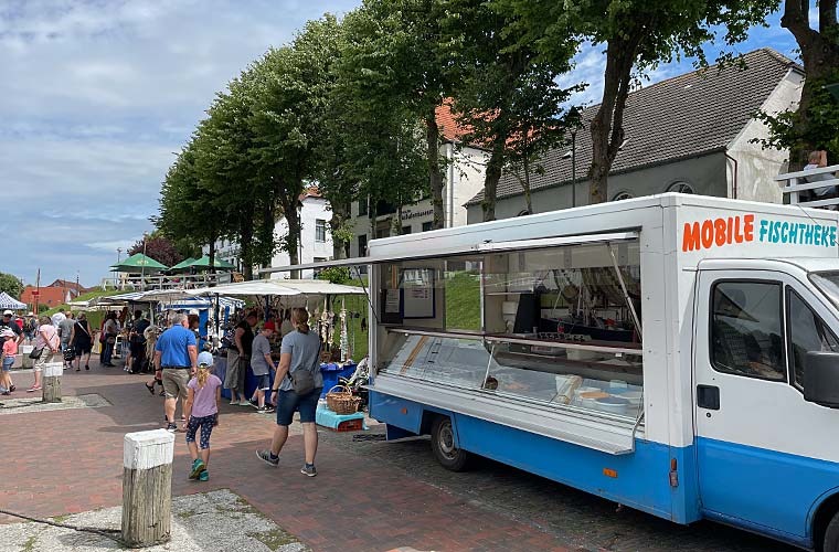 Wochenmarkt in Carolinensiel-Harlesiel